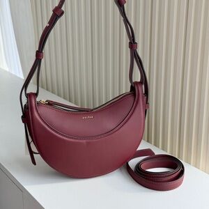 Polene Number Ten Cherry-Colored Lychee-Patterned Cowhide Crescent Bag❤️